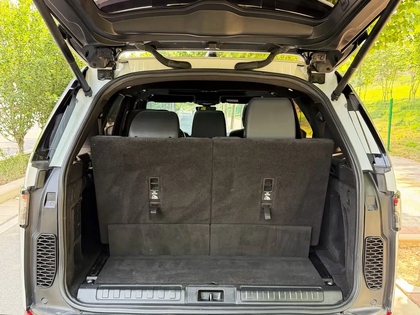 Land Rover Discovery 2019 3.0 SC V6 SE фото 15