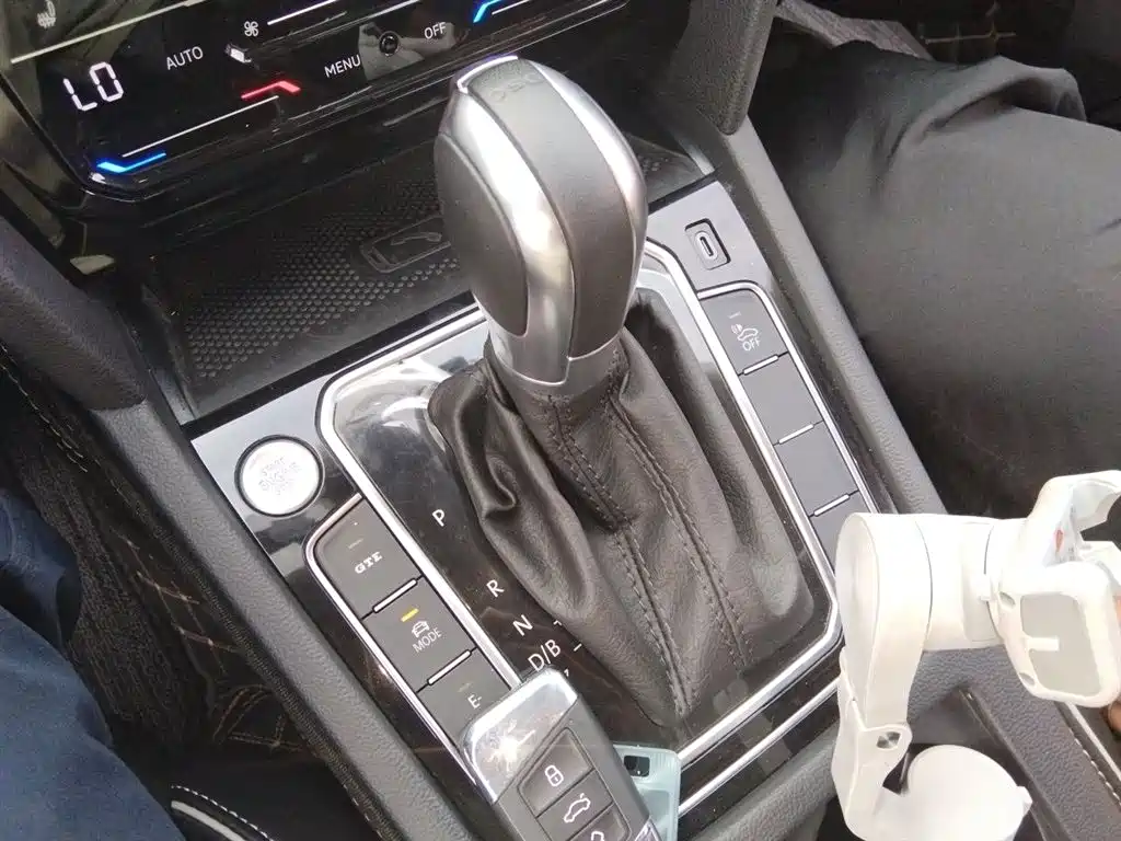 Volkswagen Magotan GTE Plug-in Hybrid 2022 GTE Premium фото 7