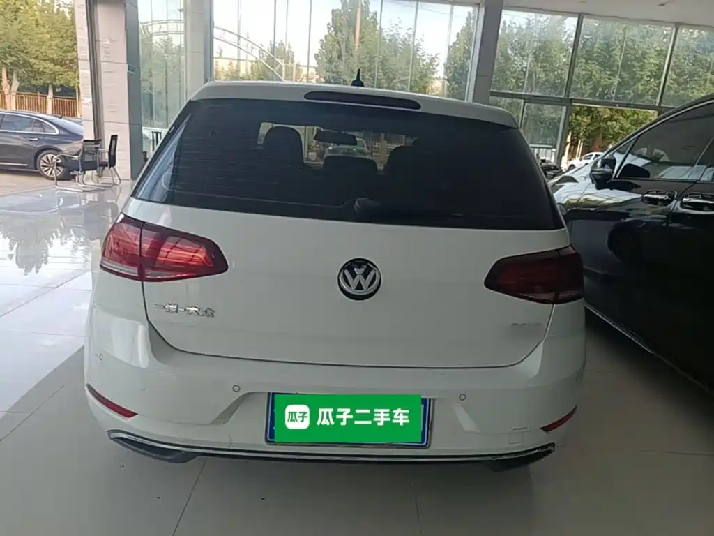 صورة 6 - Volkswagen Golf