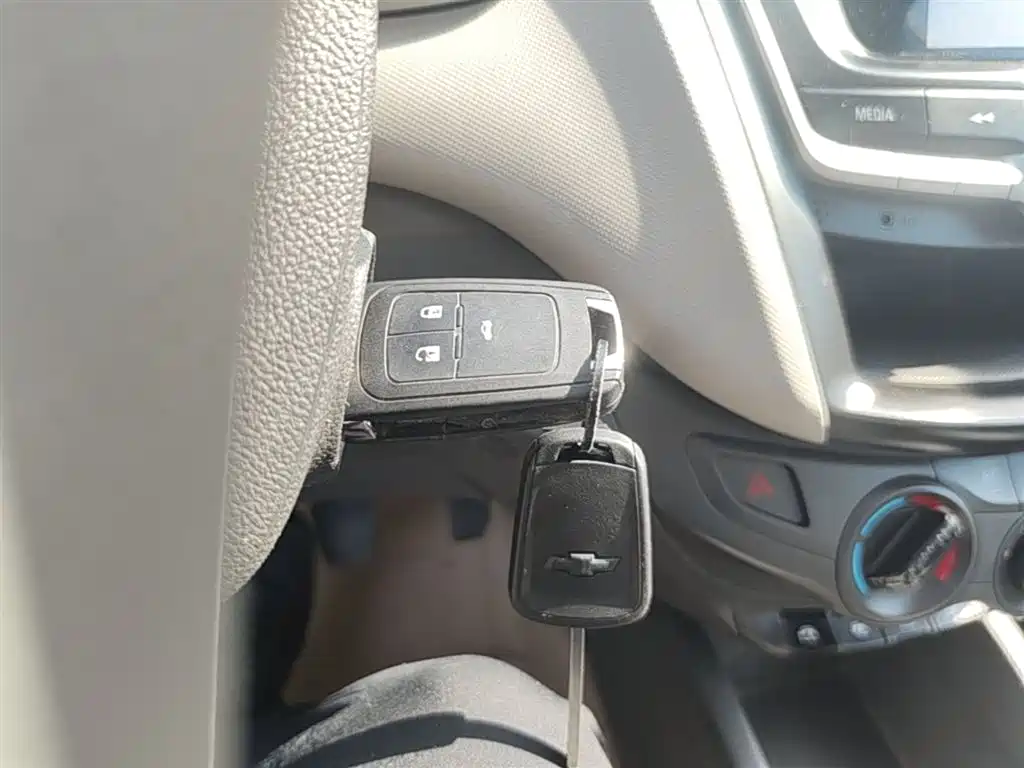Chevrolet Sail 2018 Sail 3 1.3L Manual Comfort Sunroof фото 9