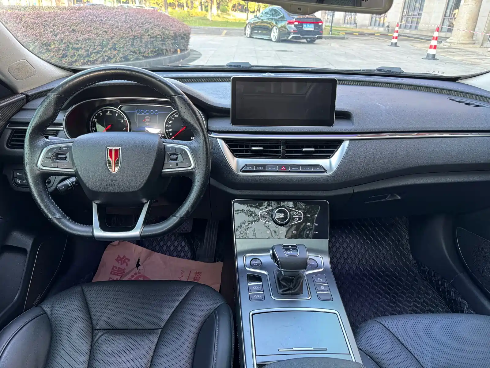 Фото 5 - Hongqi H5