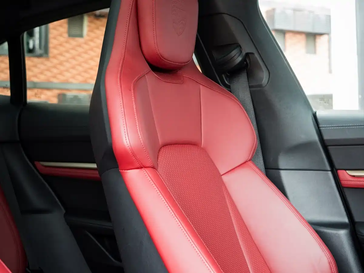 صورة 11 - Porsche Taycan
