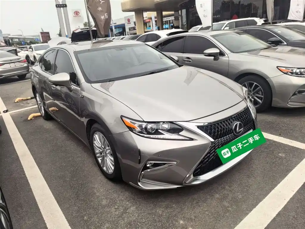 Lexus ES 2015 200 Elite Edition фото 4