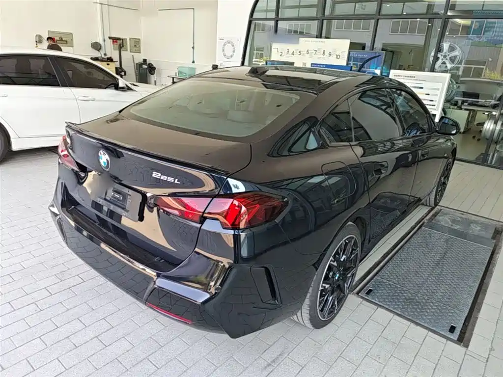 BMW 2 Series 2025 225L M Sport Moonlight Package фото 7