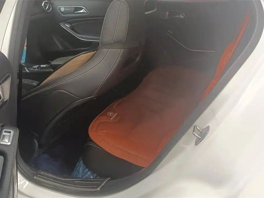 Mercedes-Benz GLA 2018 GLA 200 Dynamic фото 11