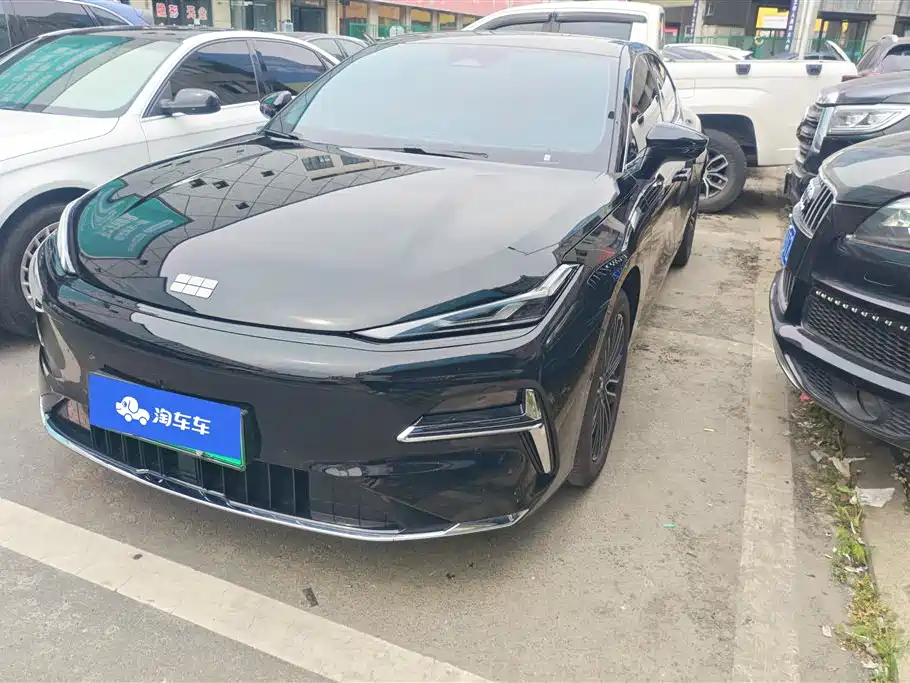 Geely Galaxy Galaxy Xingyao 8 2025 130km EM-i Premium Edition