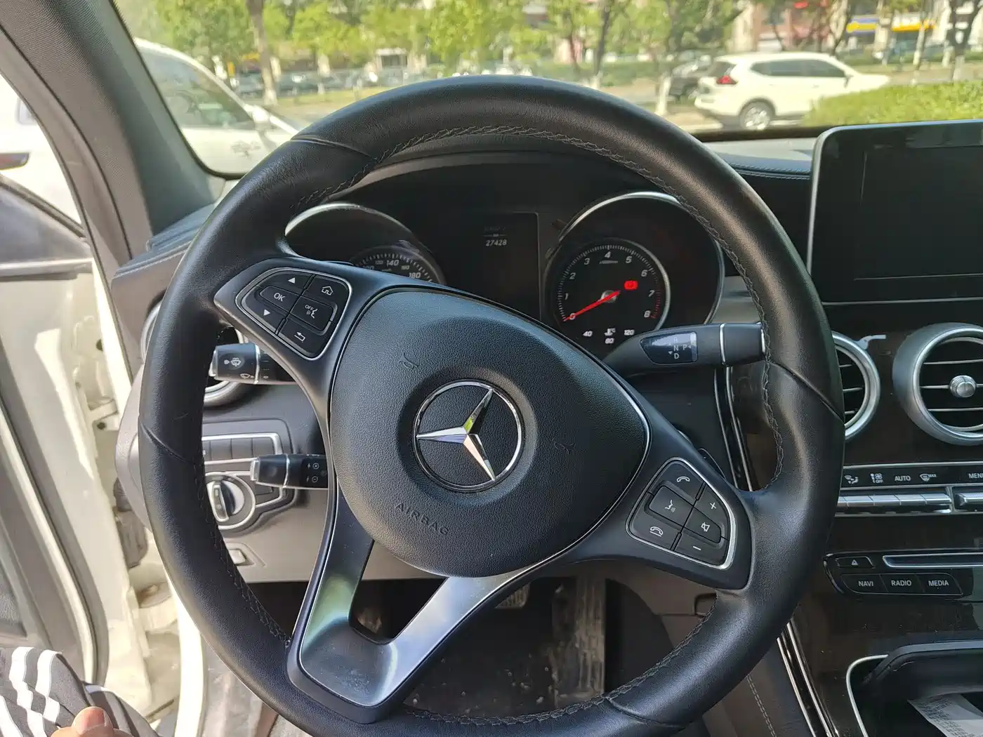 Mercedes-Benz GLC 2019 GLC 260 4MATIC Luxury фото 4
