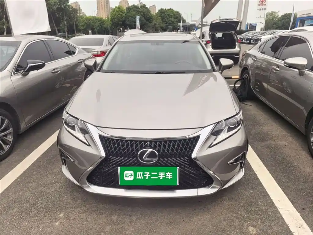 Lexus ES 2015 200 Elite Edition фото 3