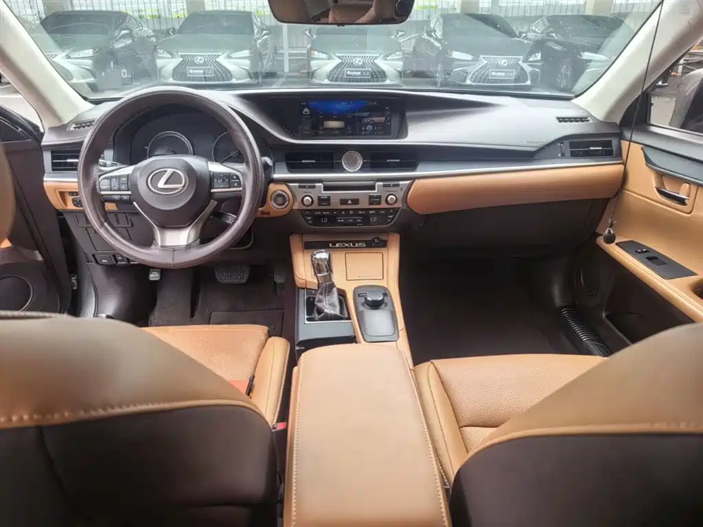 Lexus ES 2015 200 Elite Edition фото 10