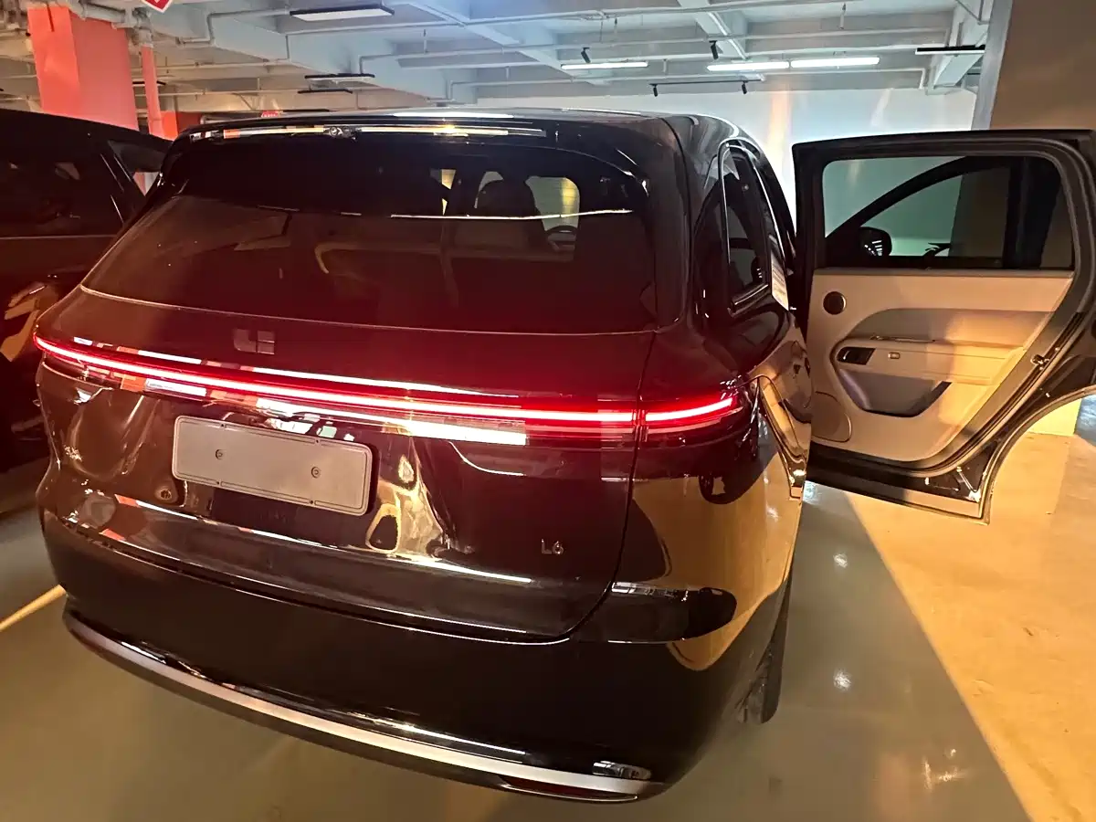 Li Auto L6 2026