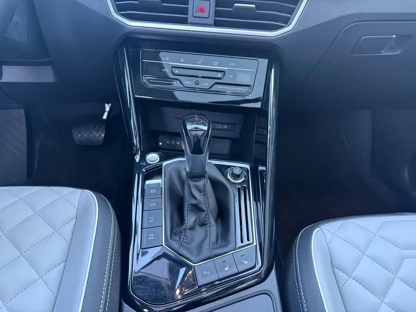 Volkswagen Tayron 2024 300TSI 2WD Luxury Plus Advanced фото 13