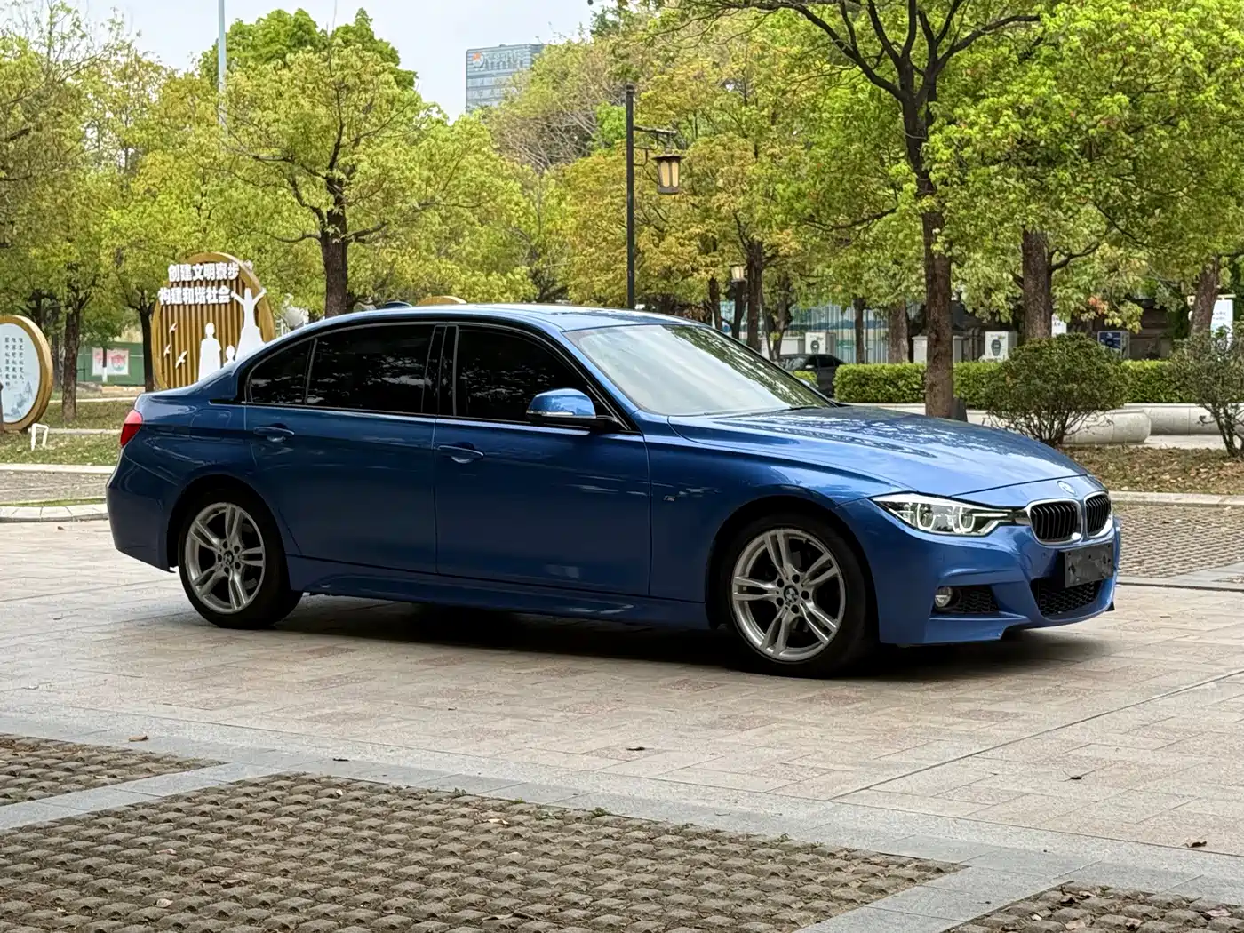 BMW 3 Series 2017 320Li M Sport фото 3