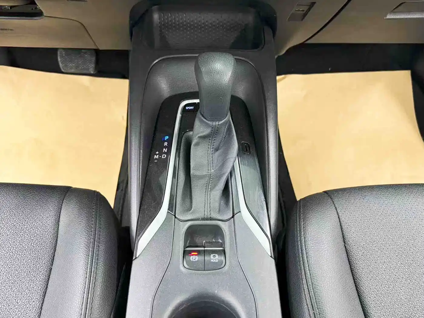 Toyota Levin 2022 185T CVT Luxury Edition фото 18