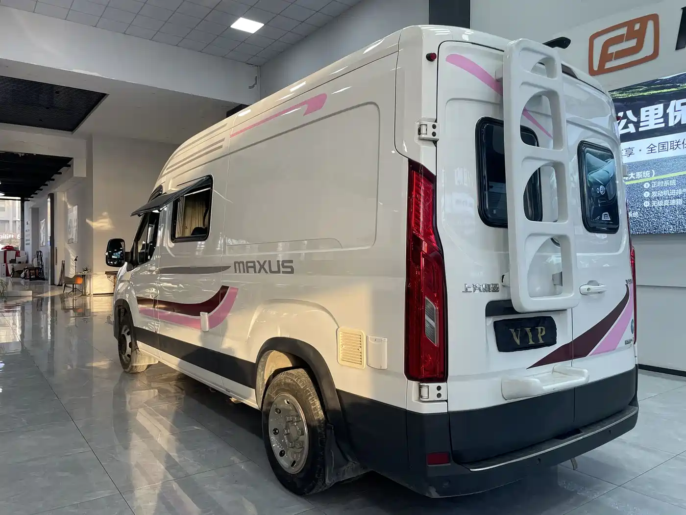 SAIC Maxus MAXUS V90 RV 2021 2.0T Travel Home V90 Self-Contained Class B RV Luxury Transverse Bed фото 4