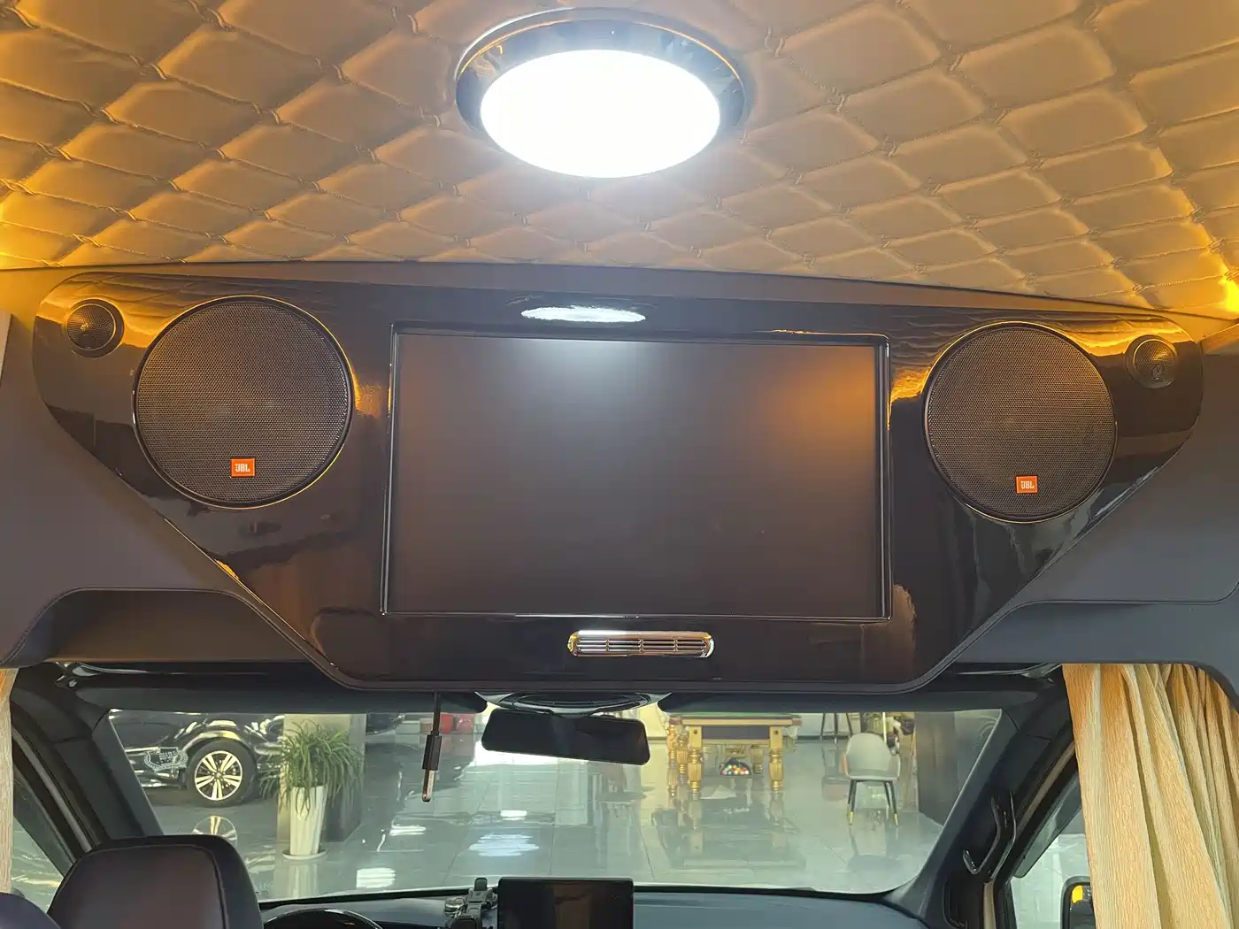 SAIC Maxus MAXUS V90 RV 2021 2.0T Travel Home V90 Self-Contained Class B RV Luxury Transverse Bed фото 12