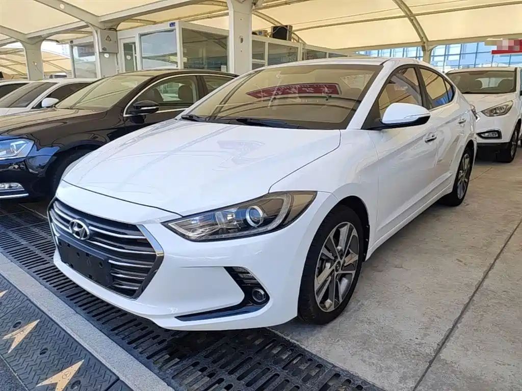 Hyundai Elantra 2016 Model 1.6L Automatic Smart Elite фото 2