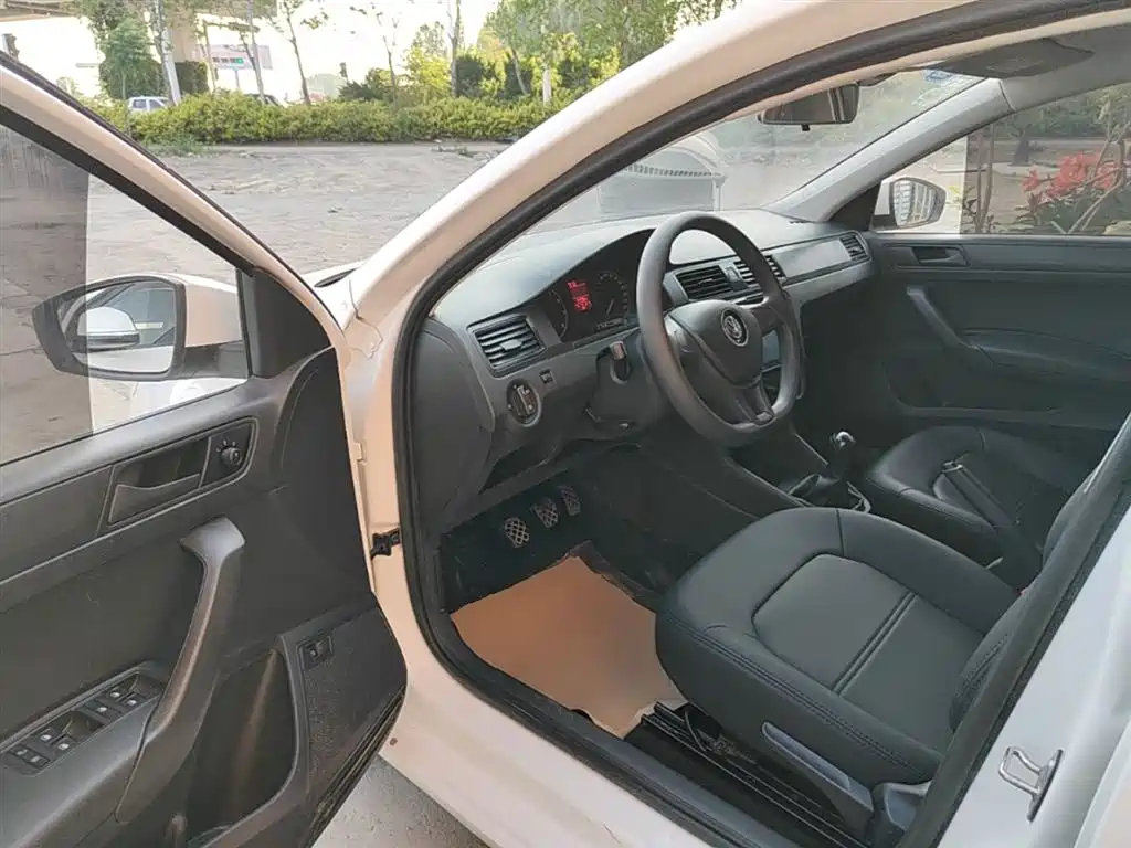 Volkswagen Santana 2016 1.4L Manual Trend Edition фото 9
