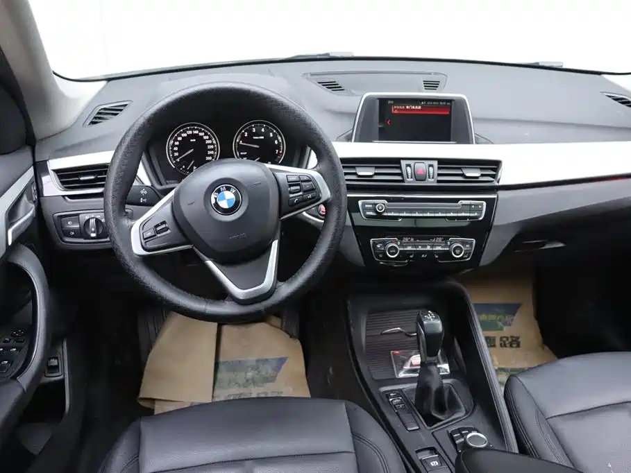 BMW X1 2019 sDrive18Li Fashion Model фото 28