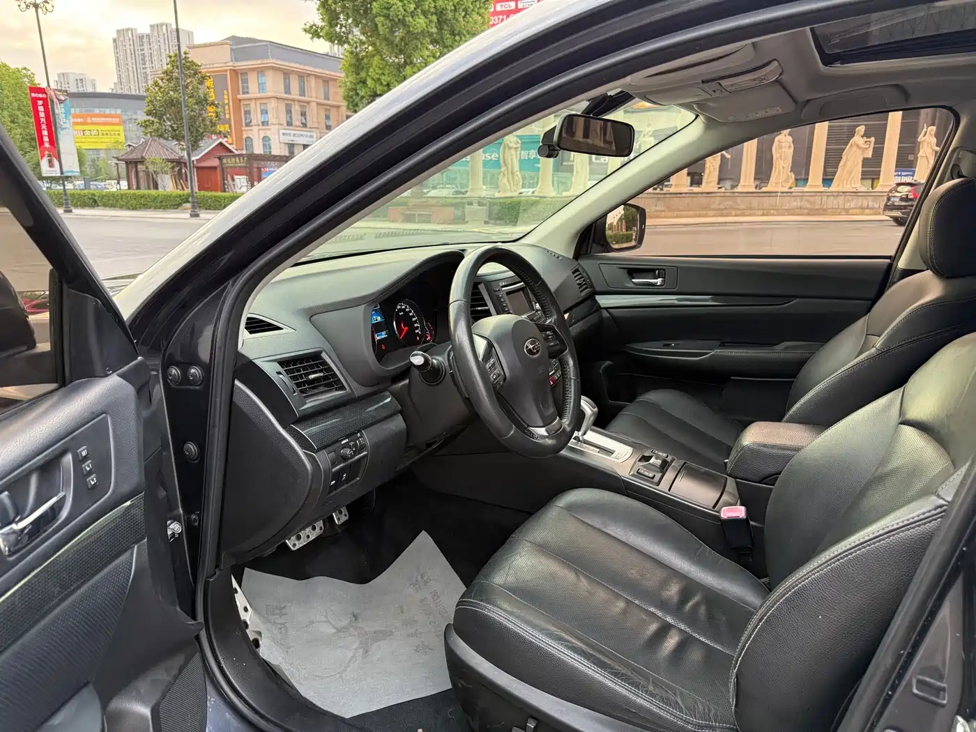 Subaru Outback 2013 2.5i Luxury Navigation Edition фото 4