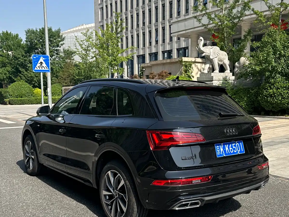 Audi Q5L 2024 Model 40 TFSI Luxury Dynamic фото 4
