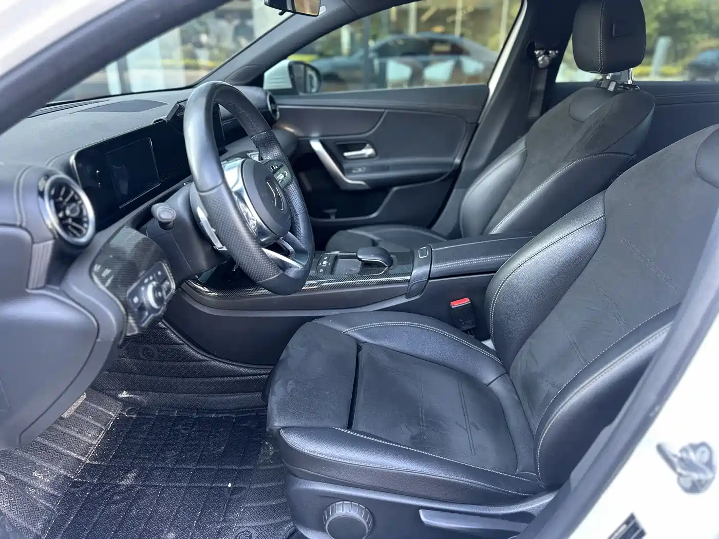 Mercedes-Benz A-Class 2019 A 180 L Sport Sedan фото 15