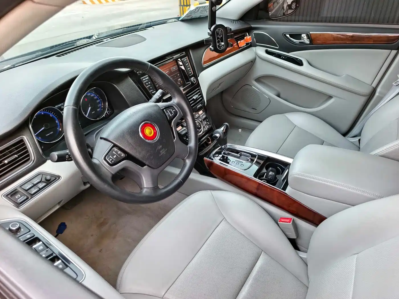 Hongqi H7 фото 11