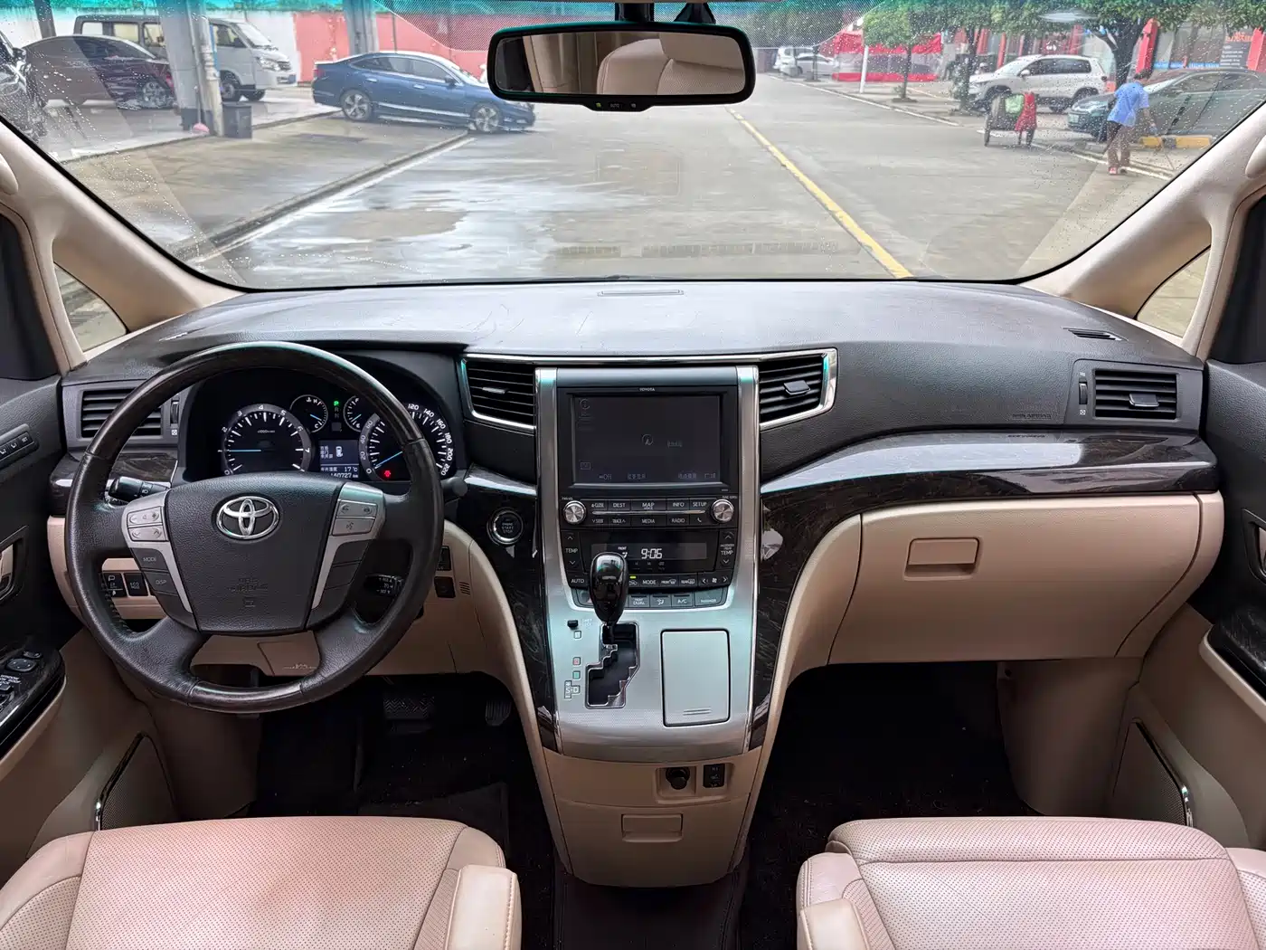 Toyota Alphard 2012 3.5L Luxury Edition фото 5