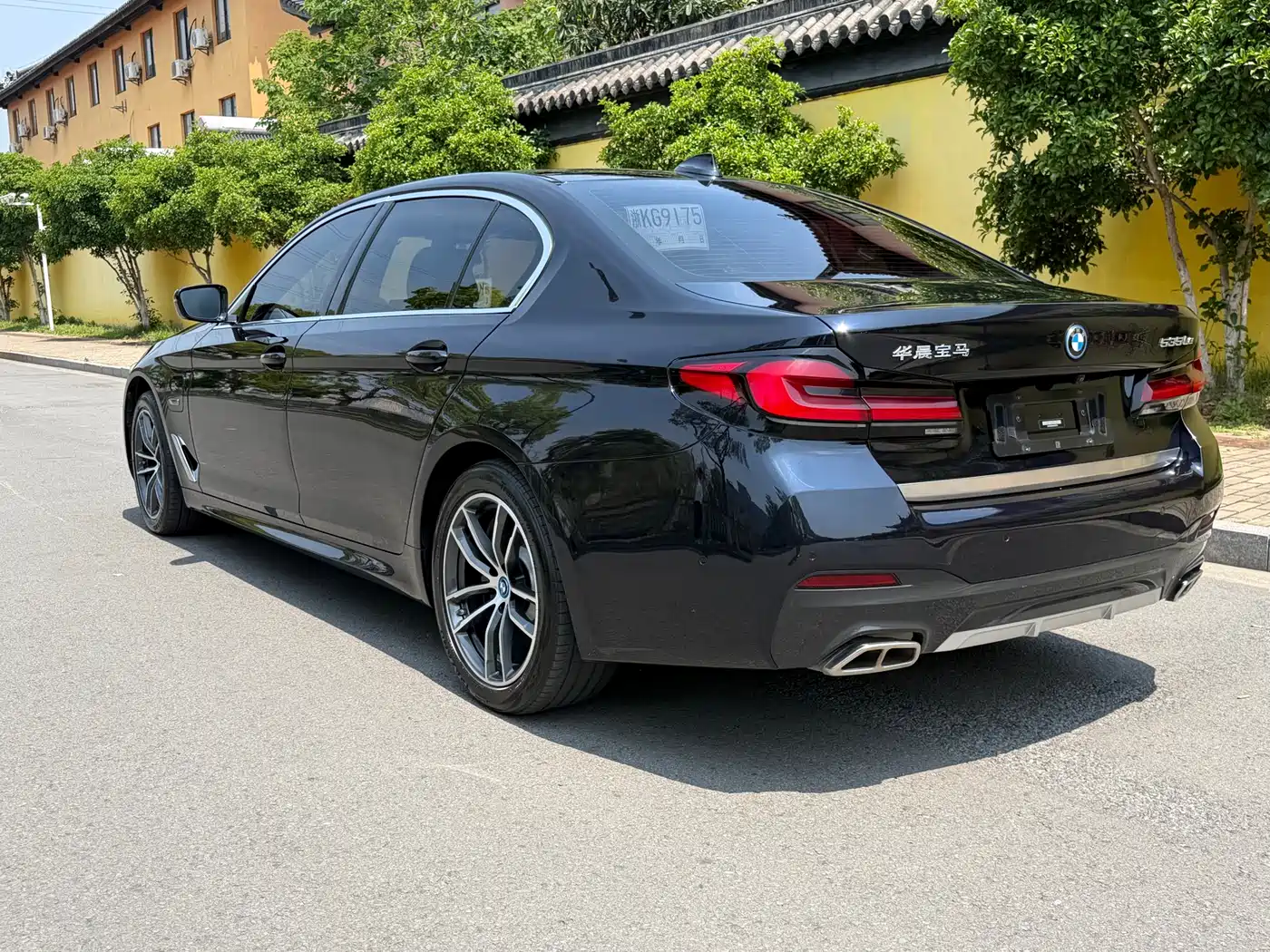 BMW 5 Series New Energy 2022 535Le M Sport Package фото 10