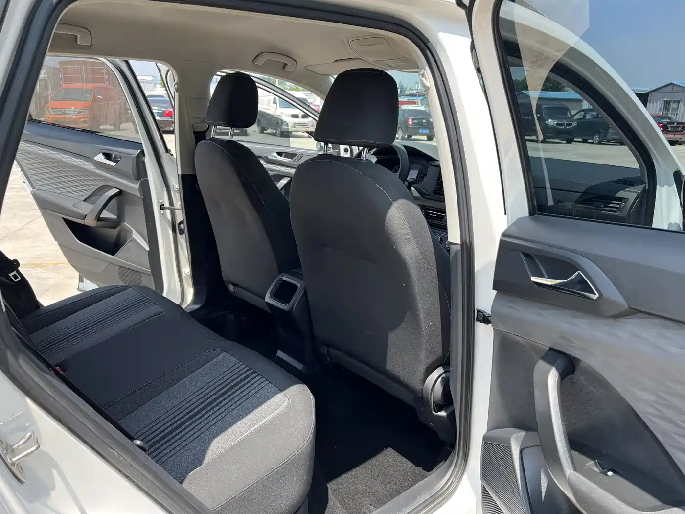 Volkswagen Tharu 2021 Model 280TSI 2WD Trend Edition фото 6