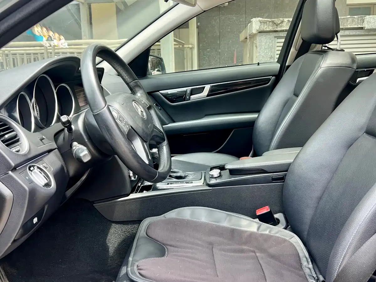 Mercedes-Benz C-Class 2011 C 180K Classic фото 6