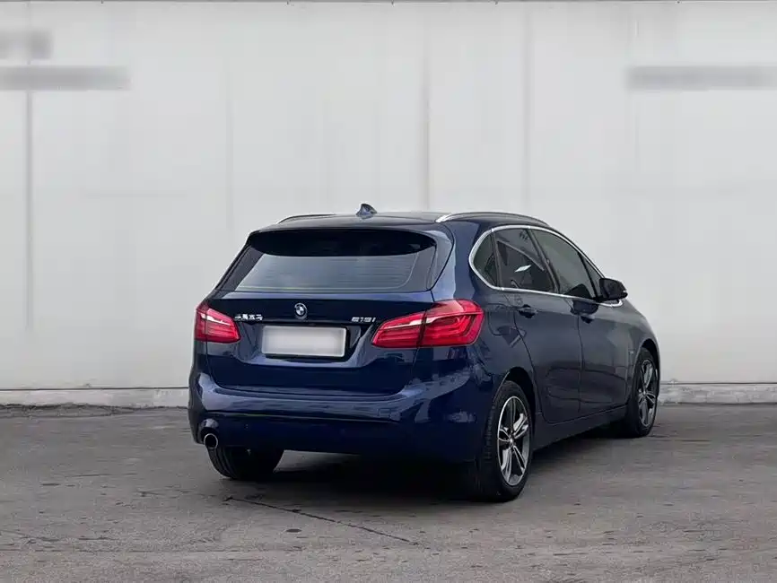 BMW 2 Series Touring 2018 218i M Sport Package фото 6