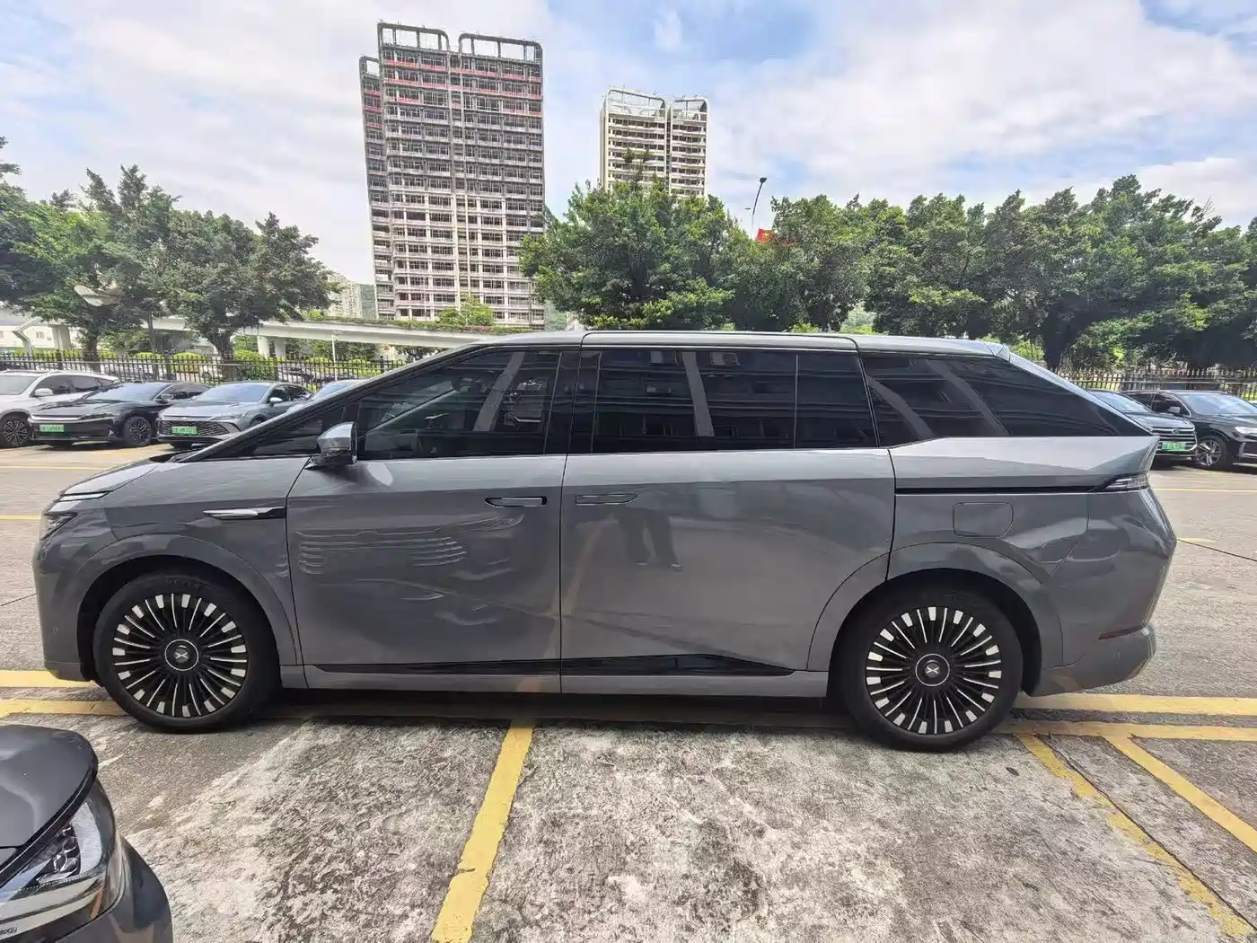 XPeng X9 2026 2025 Extended Range Edition