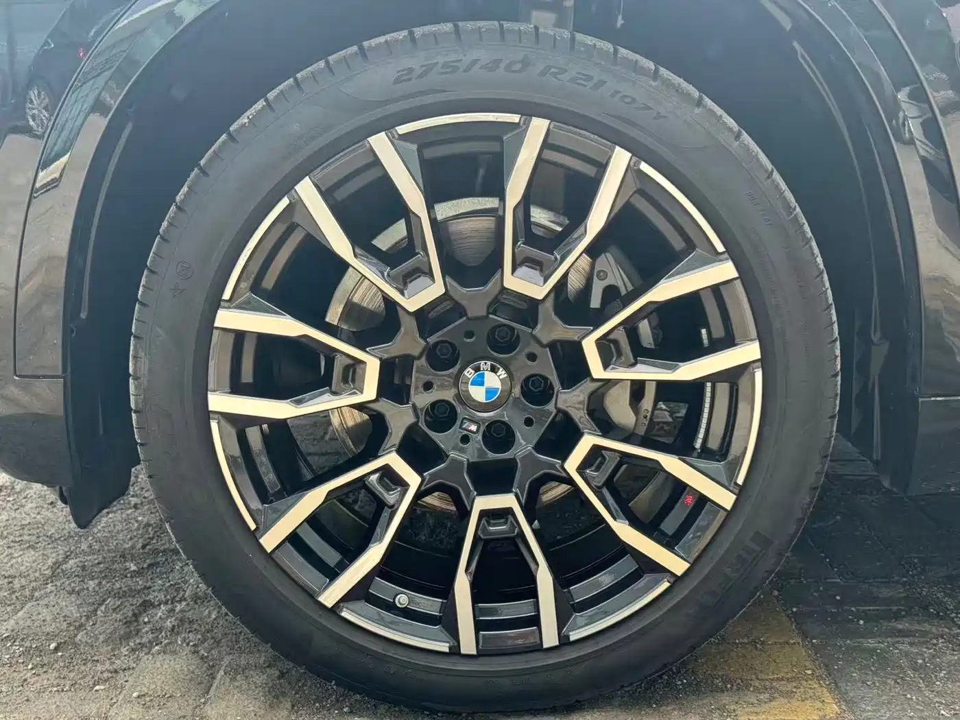 BMW X5 2025 Model xDrive 40Li M Sport Blackout Package фото 3