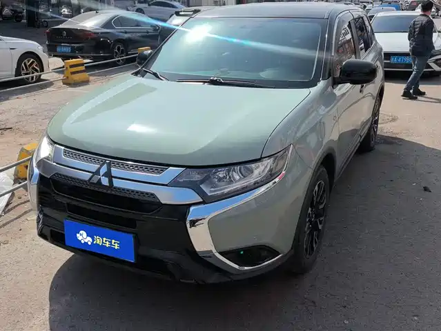 MITSUBISHI OUTLANDER
