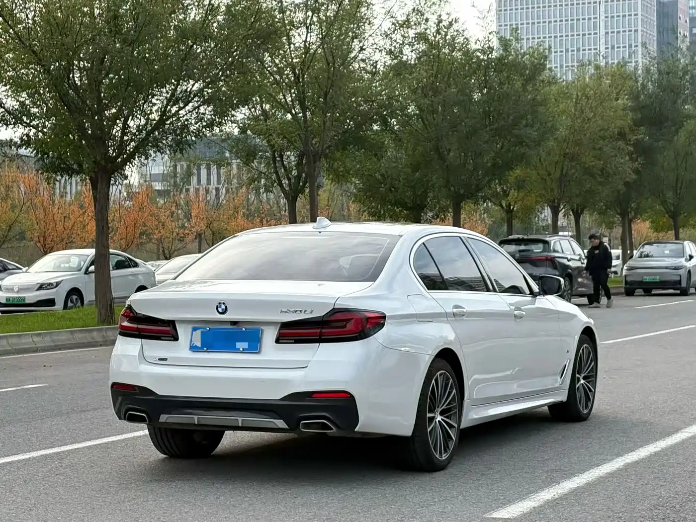 BMW 5 Series 2022 530Li xDrive M Sport Package фото 14