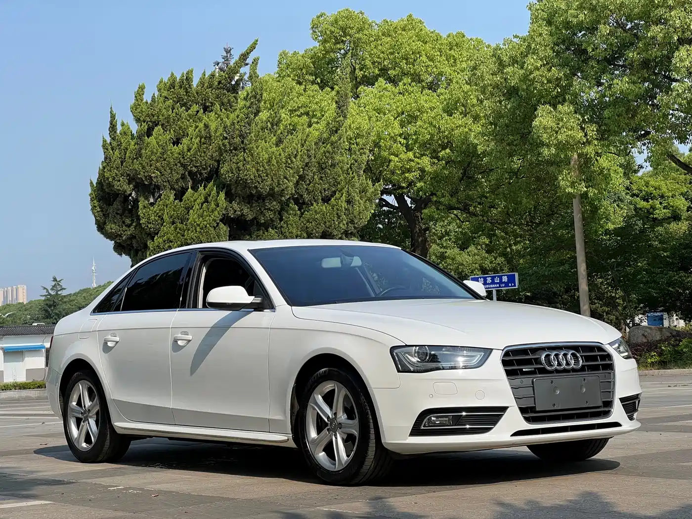 Audi A4L 2015 45 TFSI quattro Individual Sport фото 3