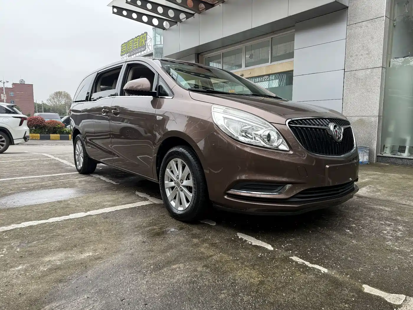 Buick GL8 2018 28T Comfort China VI фото 3
