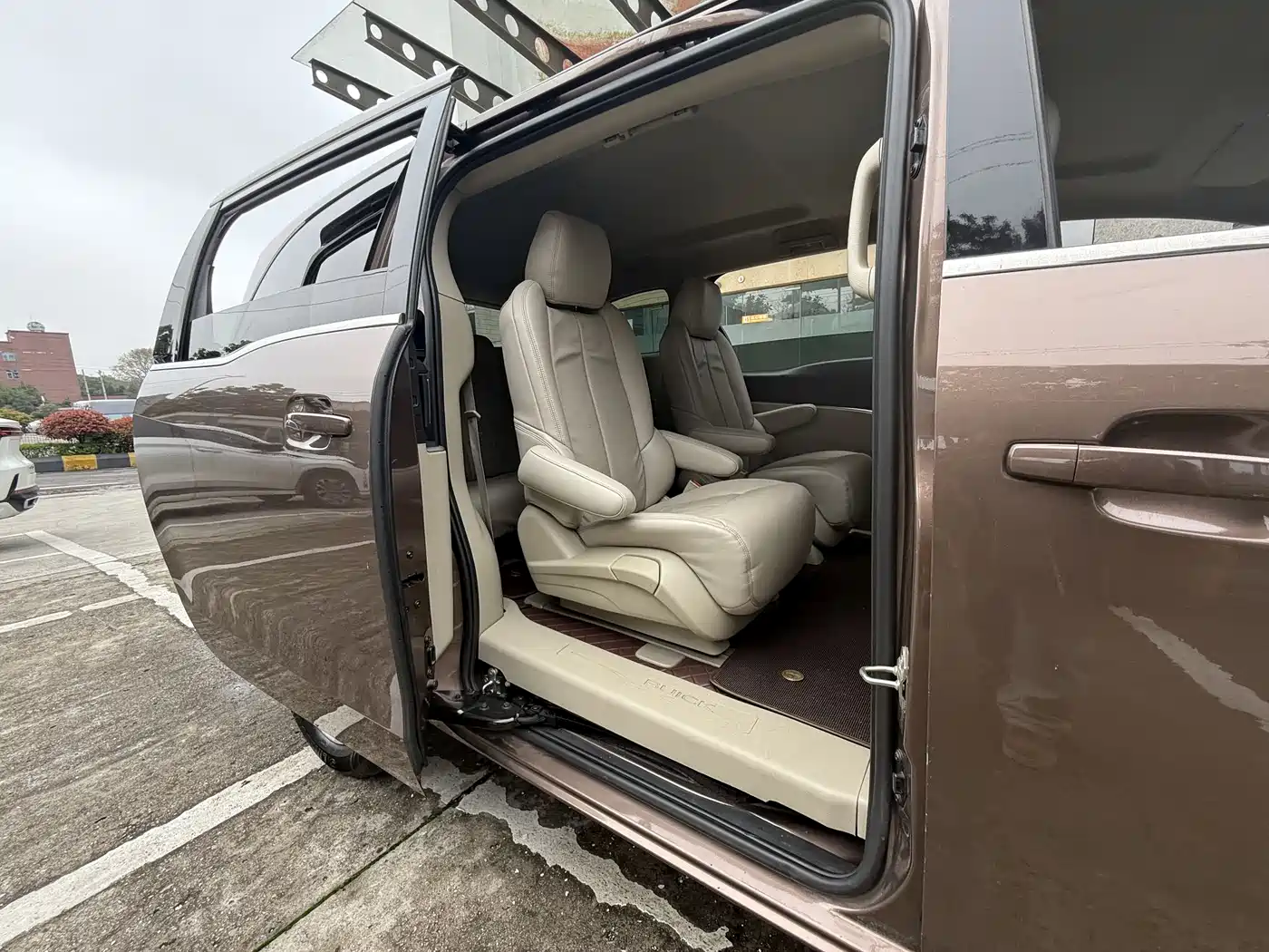 Buick GL8 2018 28T Comfort China VI фото 14