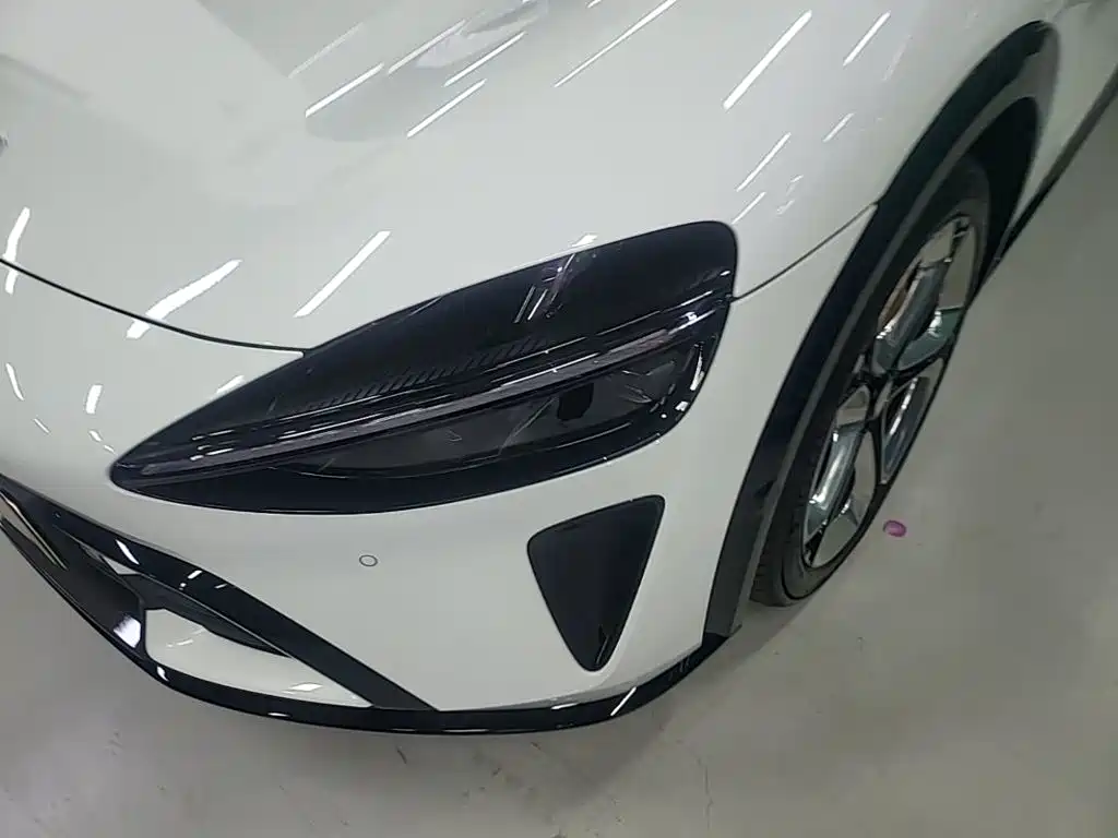 Фото 24 - Xiaomi Auto Xiaomi YU7
