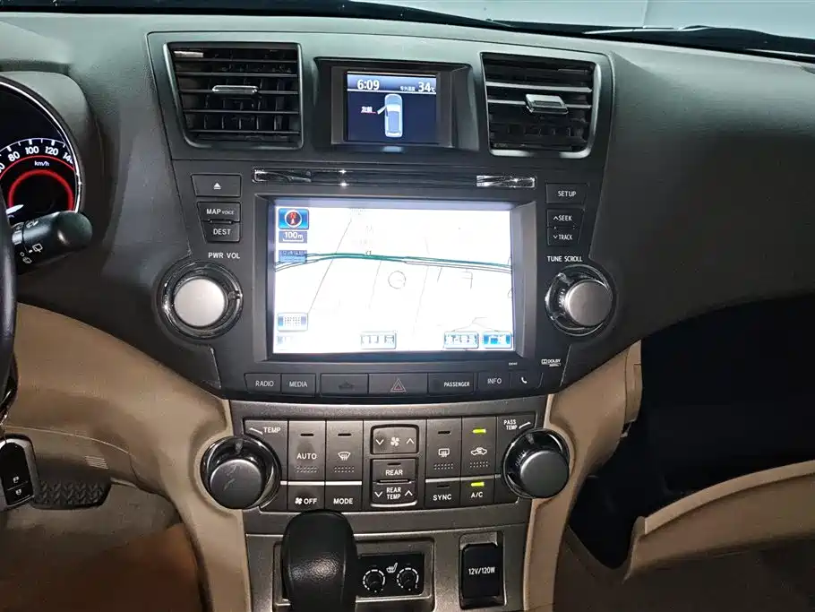 Toyota Highlander 2012 2.7L 2WD 7-Seater Luxury Edition фото 13