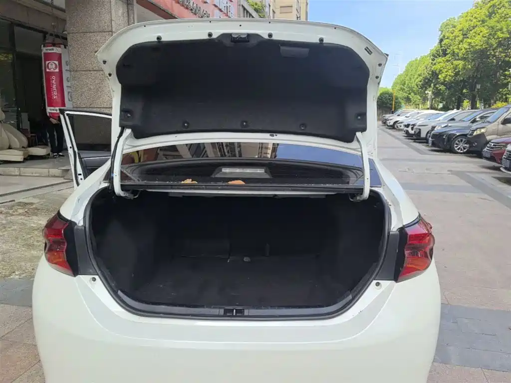 Toyota Levin 2017 Facelift 185T CVT Elite (China V) фото 19