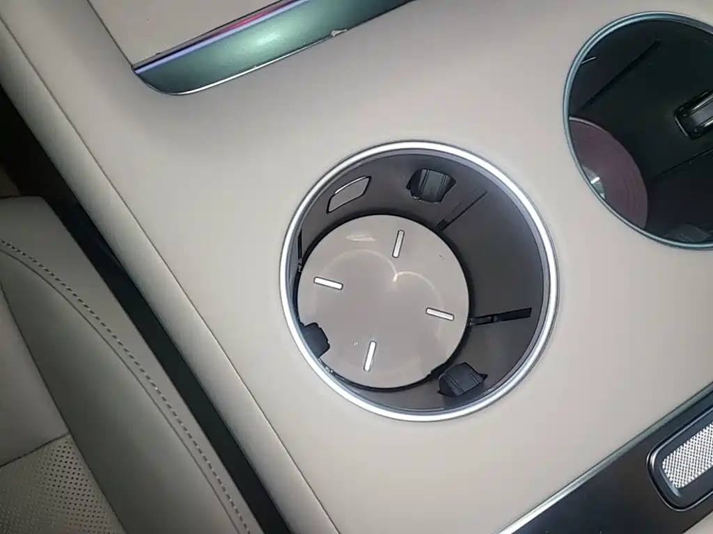 Фото 9 - Xiaomi Auto Xiaomi YU7