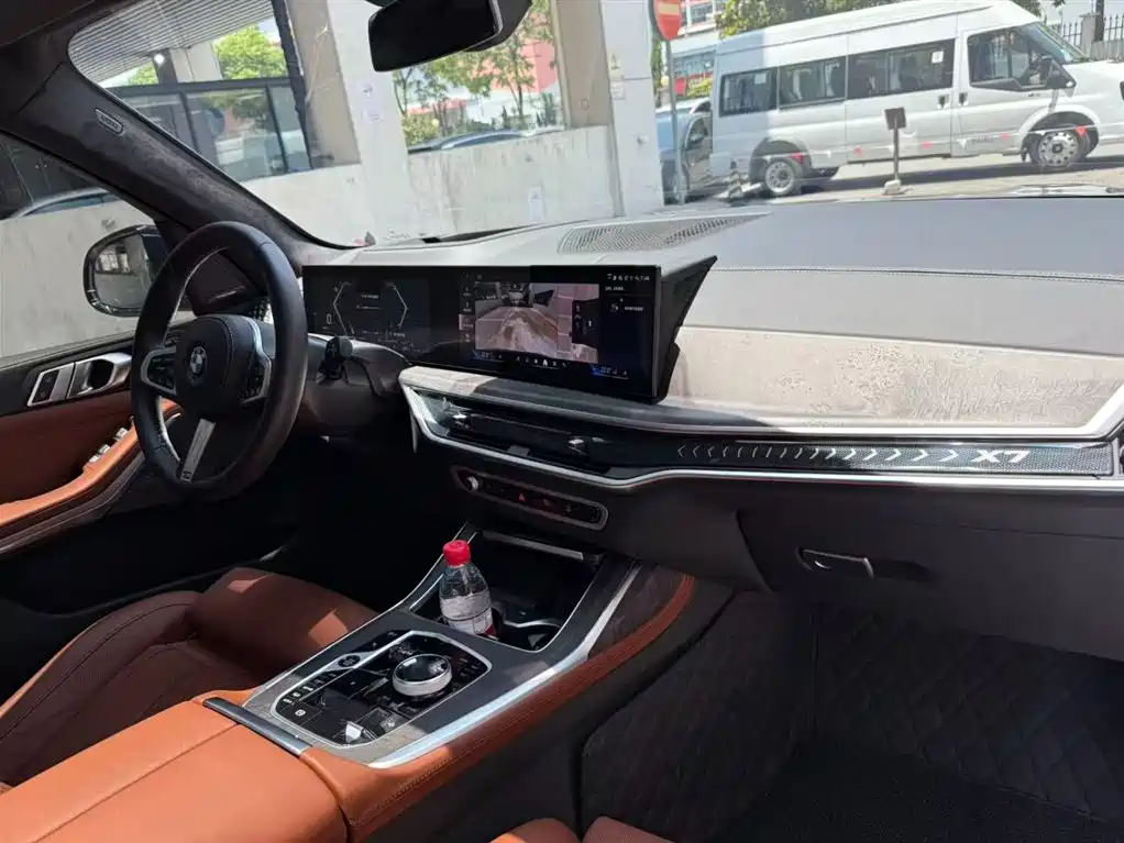 BMW X7 2023 xDrive40i Exclusive M Sport Package фото 5