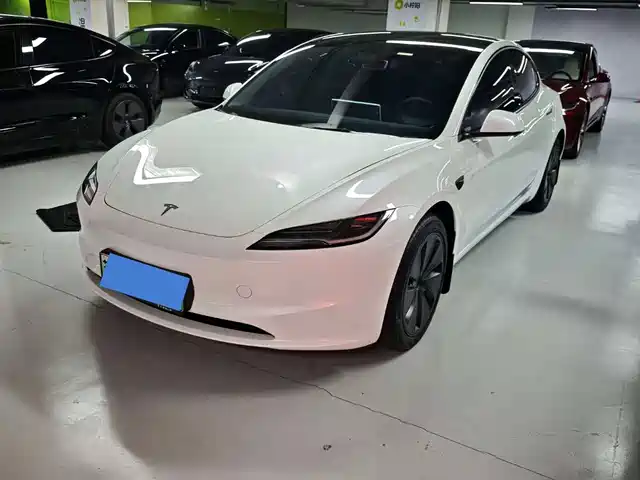 Tesla Model 3 2025