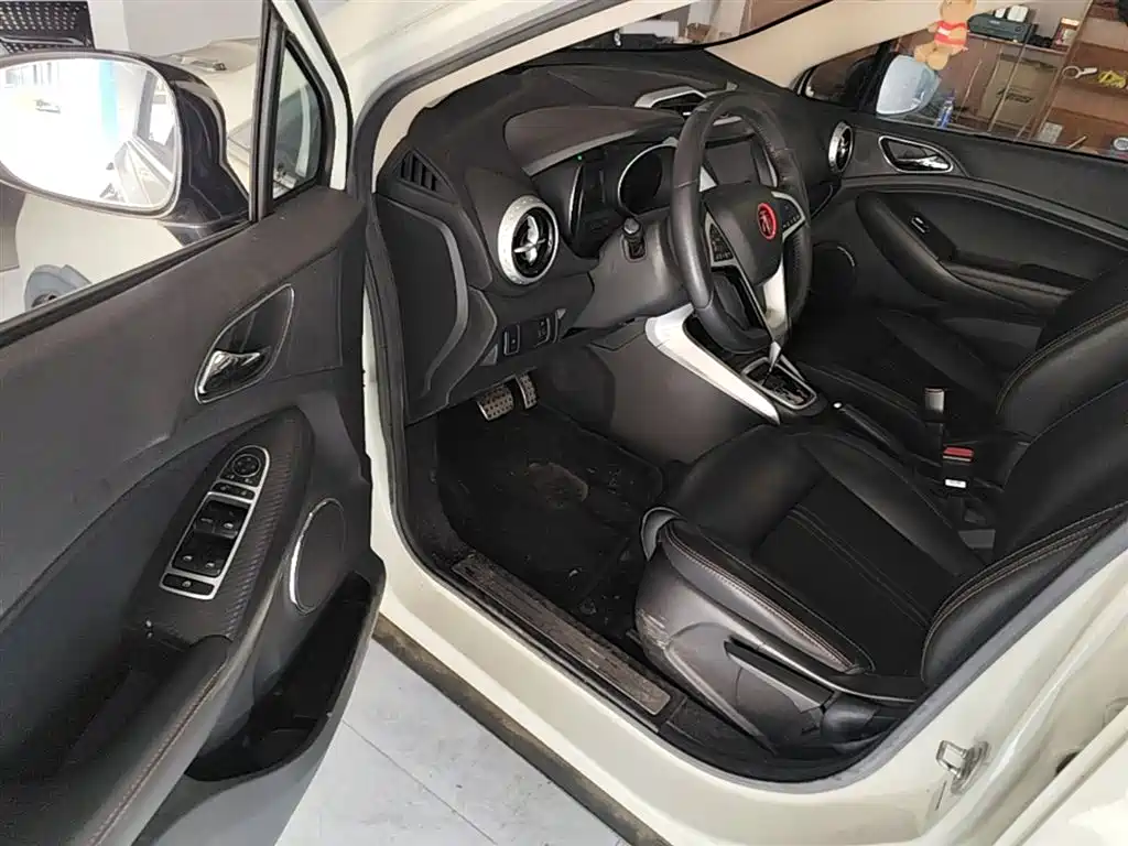 BYD Yuan 2016 1.5L Automatic Luxury фото 16