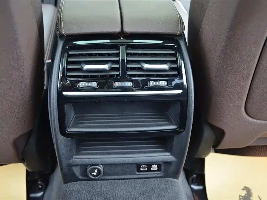 BMW 5 Series 2023 530Li Leading M Sport Package фото 13