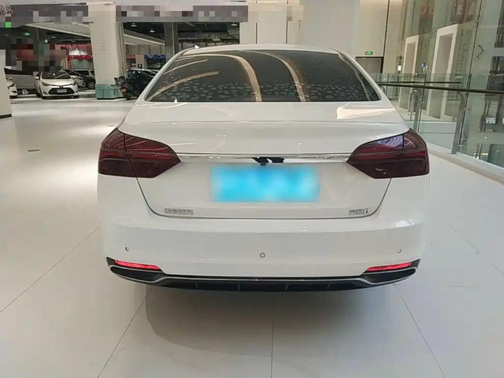 Фото 6 - Geely Emgrand