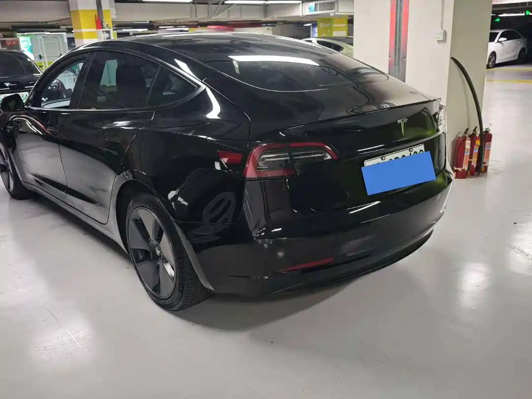Фото 9 - Tesla Model 3