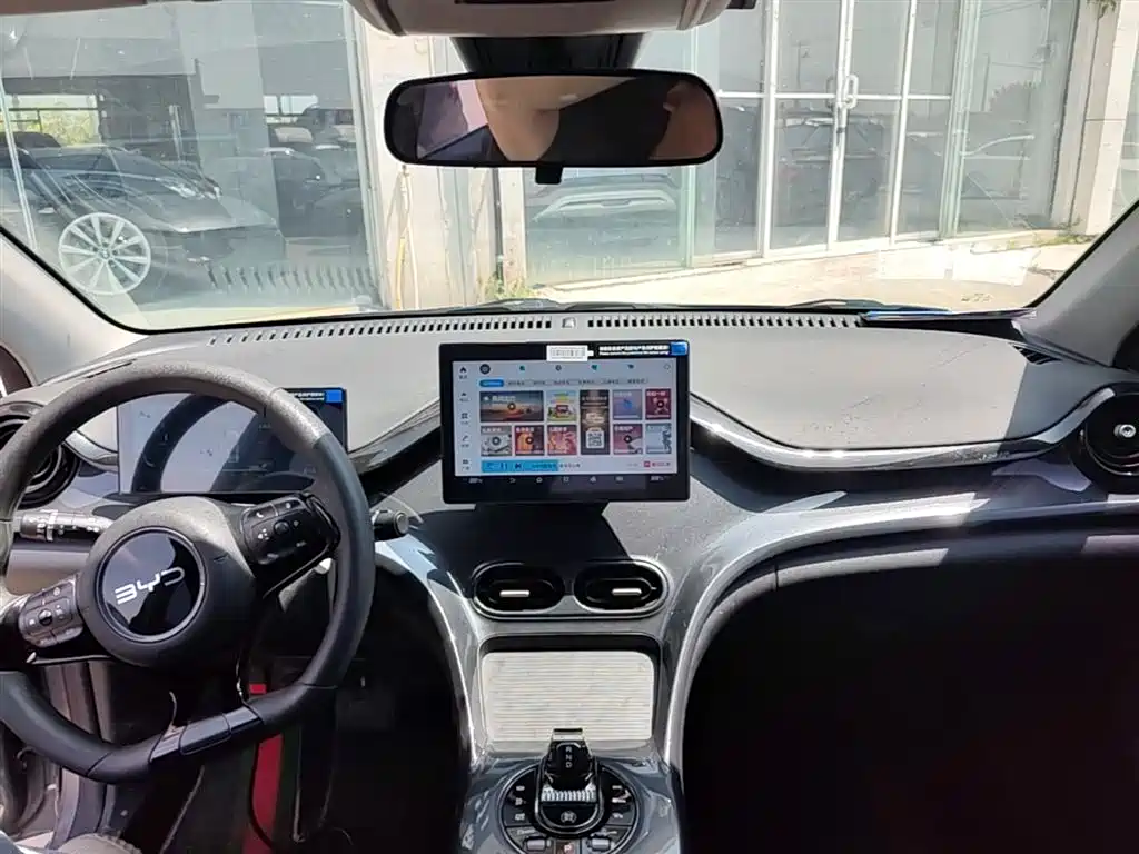 BYD E2