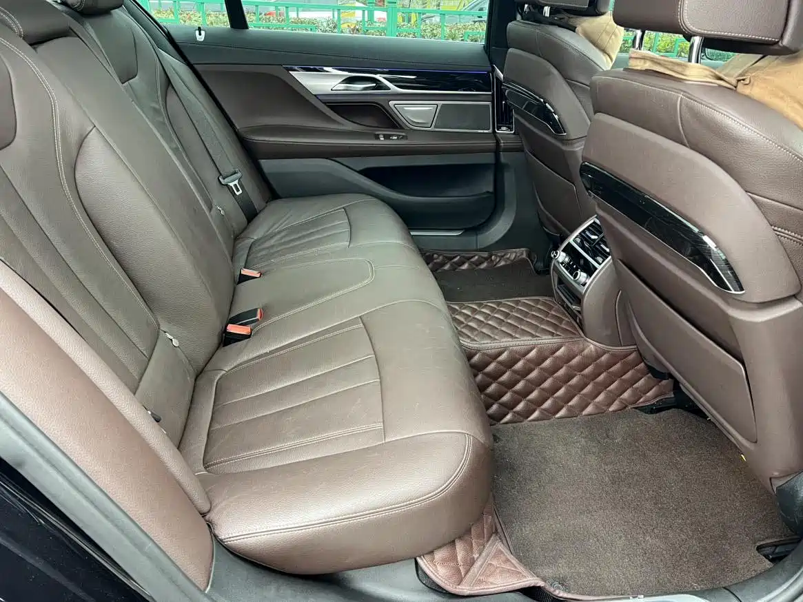 BMW 7 Series 2018 730Li Leading Type M Sport Package фото 11